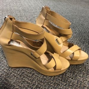 DV by Dolce Vita “Pali” Tan Leather Wedge 8.5